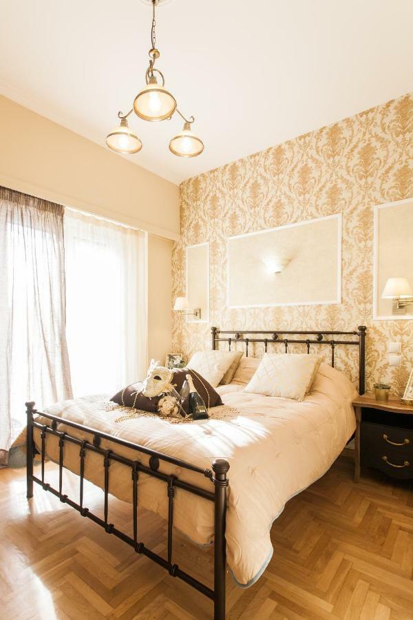 Modern Antique Private Rooms With Shared Bathroom Near To Acropolis Museum And Metro Station Atenas Exterior foto